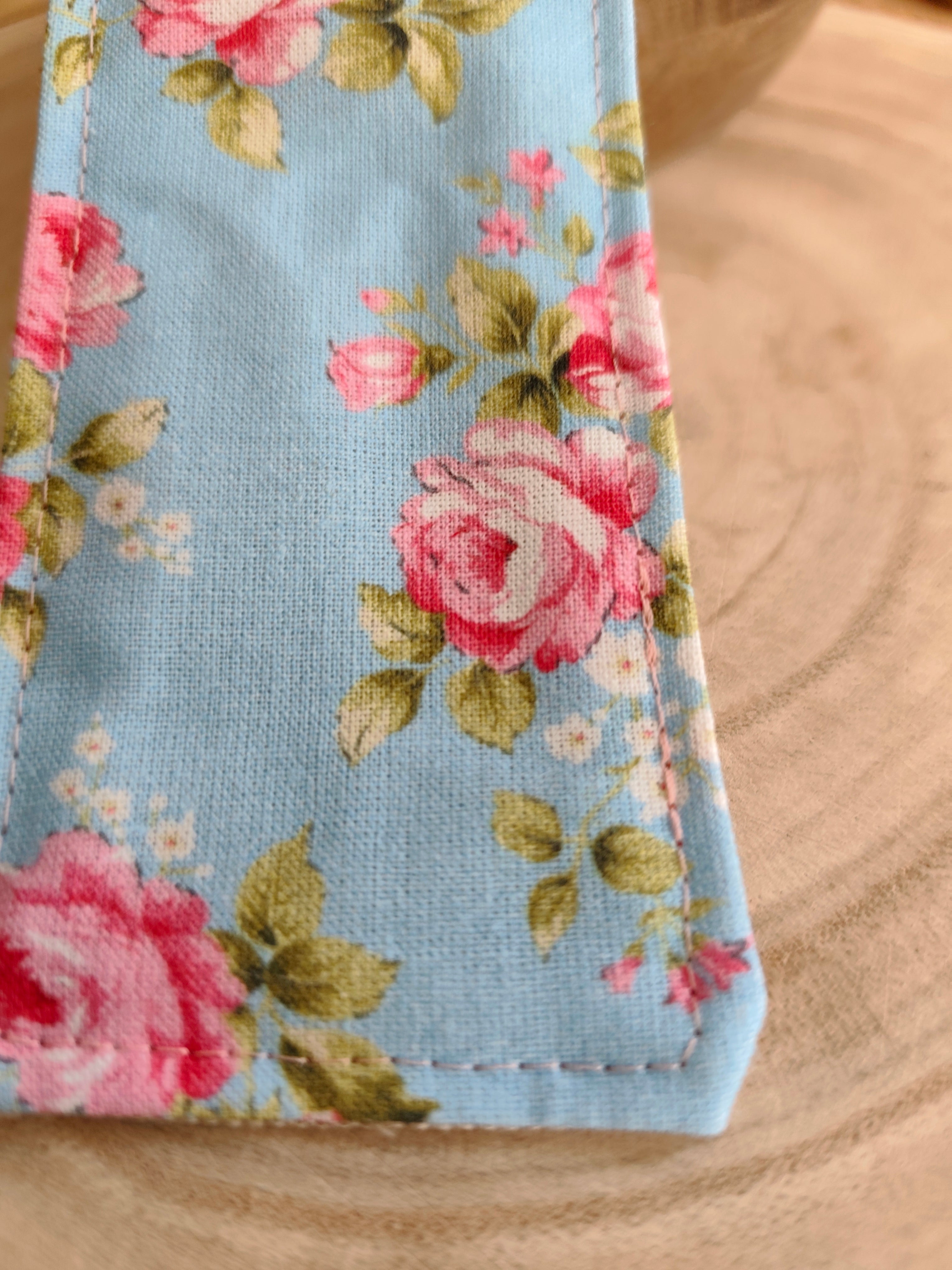 Pochette Livre Mots dans du Velours, marque page english summer artisanat Français