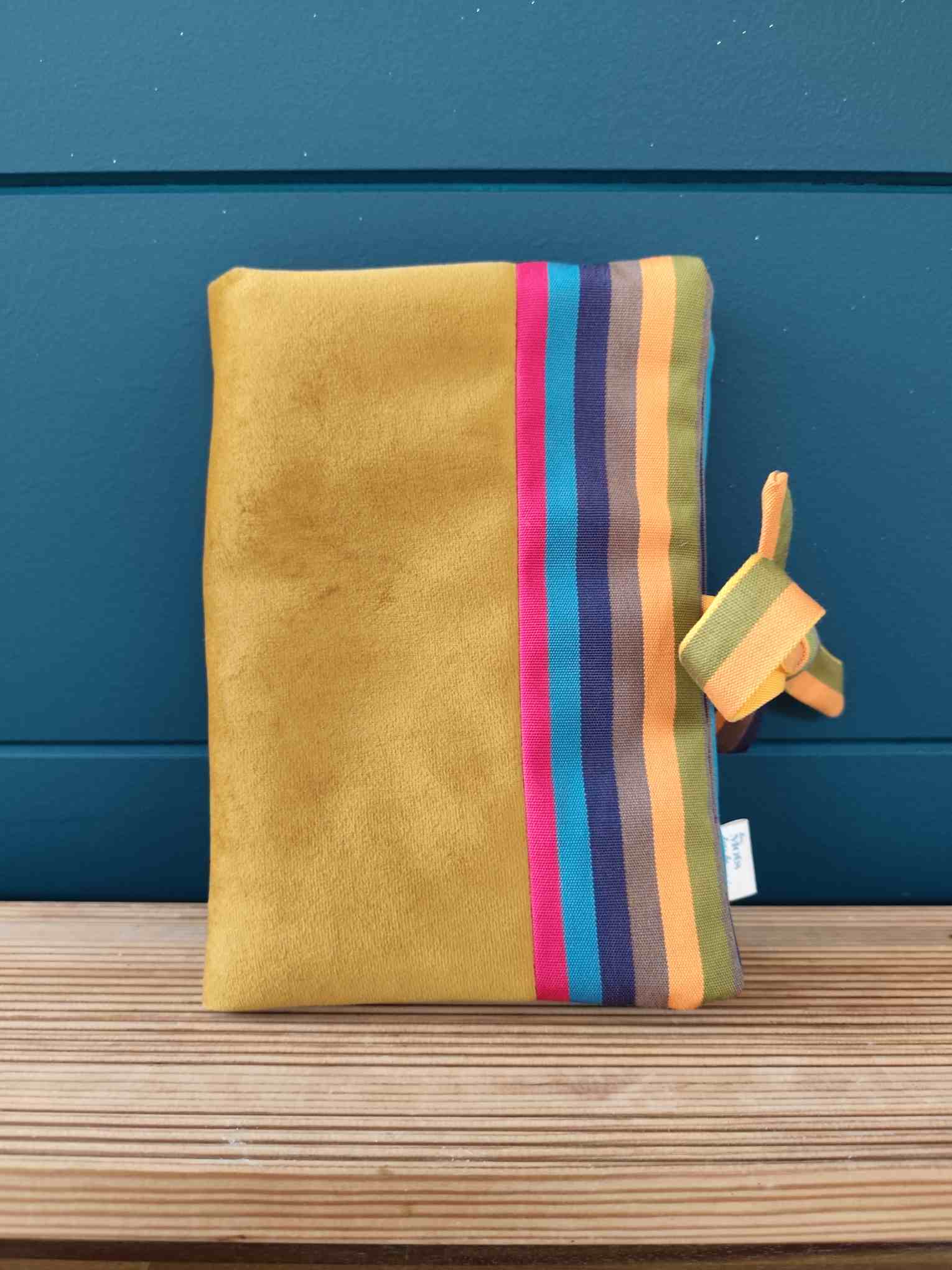 Pochette Livre Trio MOts dans du Velours, protege livre carnet trousse velours chic