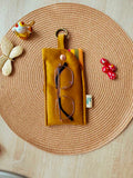 Pochette Livre Mots dans du Velours, Etui à lunettes velours chic caramel doré artisanat francais
