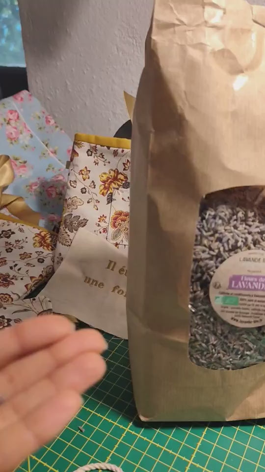 VIDEO Des Mots dans du Velours Pochette livre Mini Livre Lavandin artisanat français