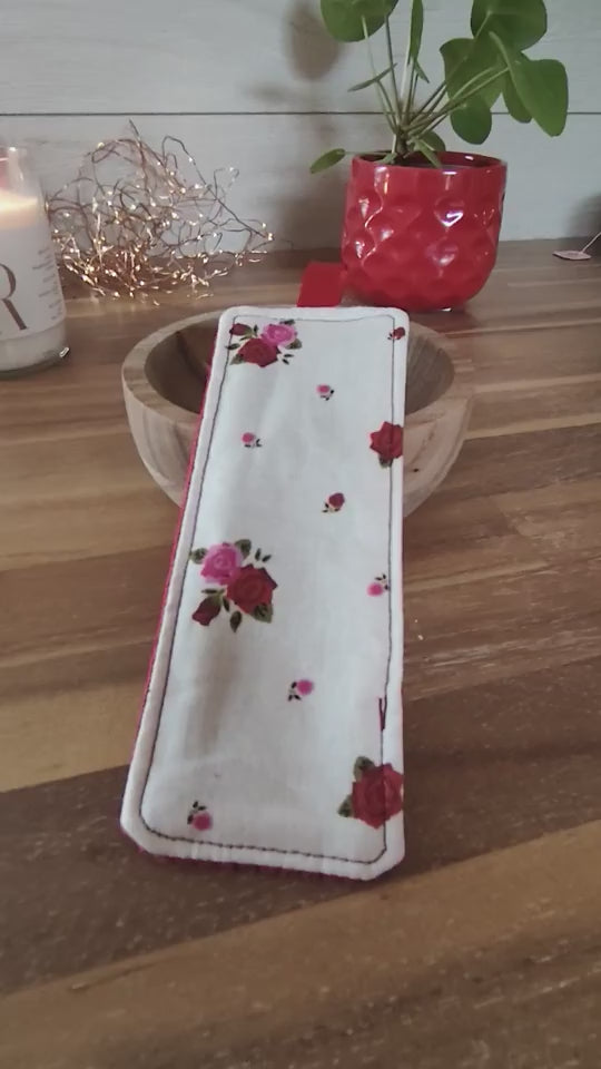 Vidéo Pochette Livre Mots dans du Velours, protege livre bouton pressions  artisanat francais marque page etui a lunette La Vie en Rose